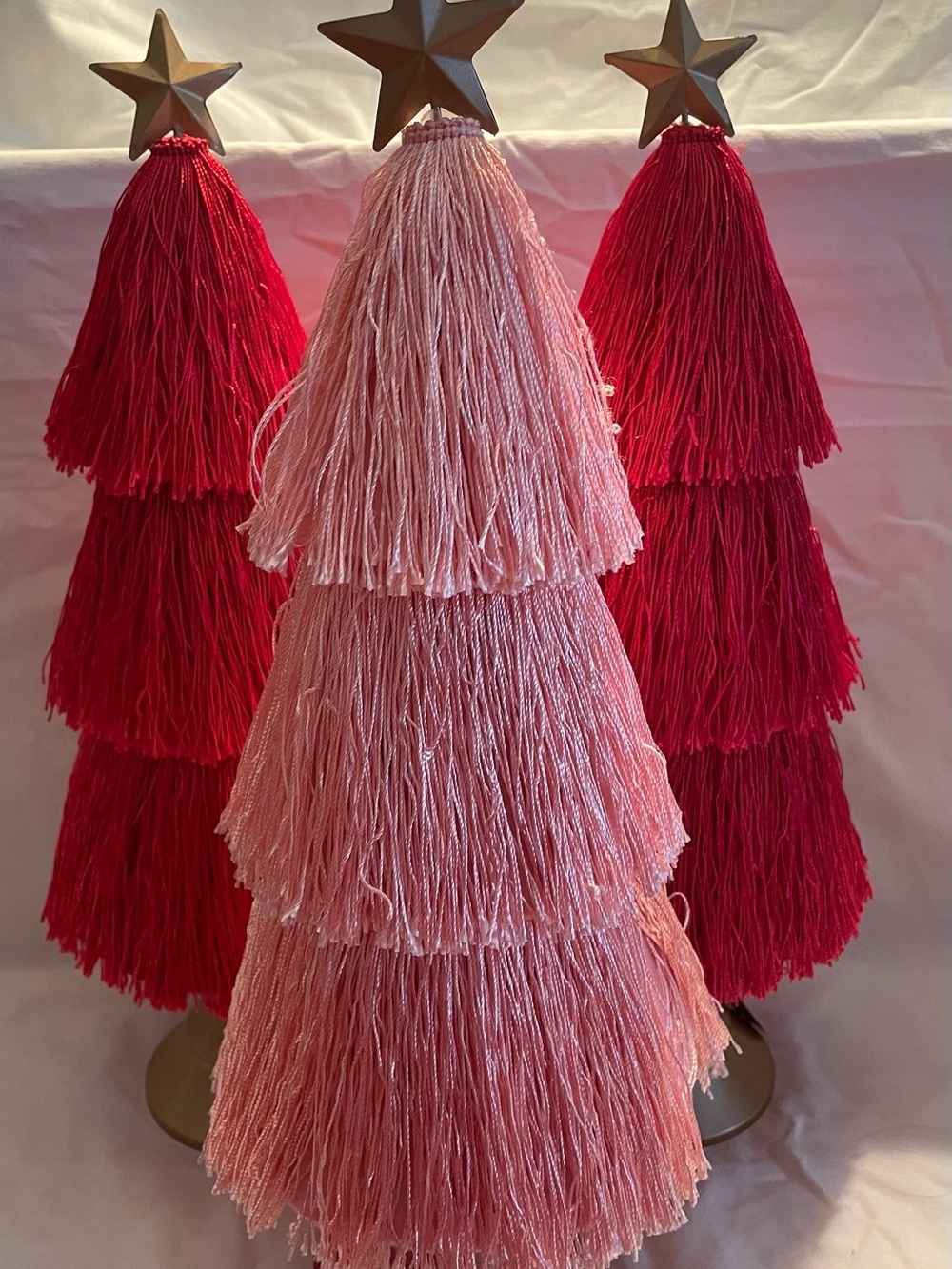 NWT 3 Ashland Berry Jolly Tassel Tabletop Trees w/ gold star - Picture 6 of 10